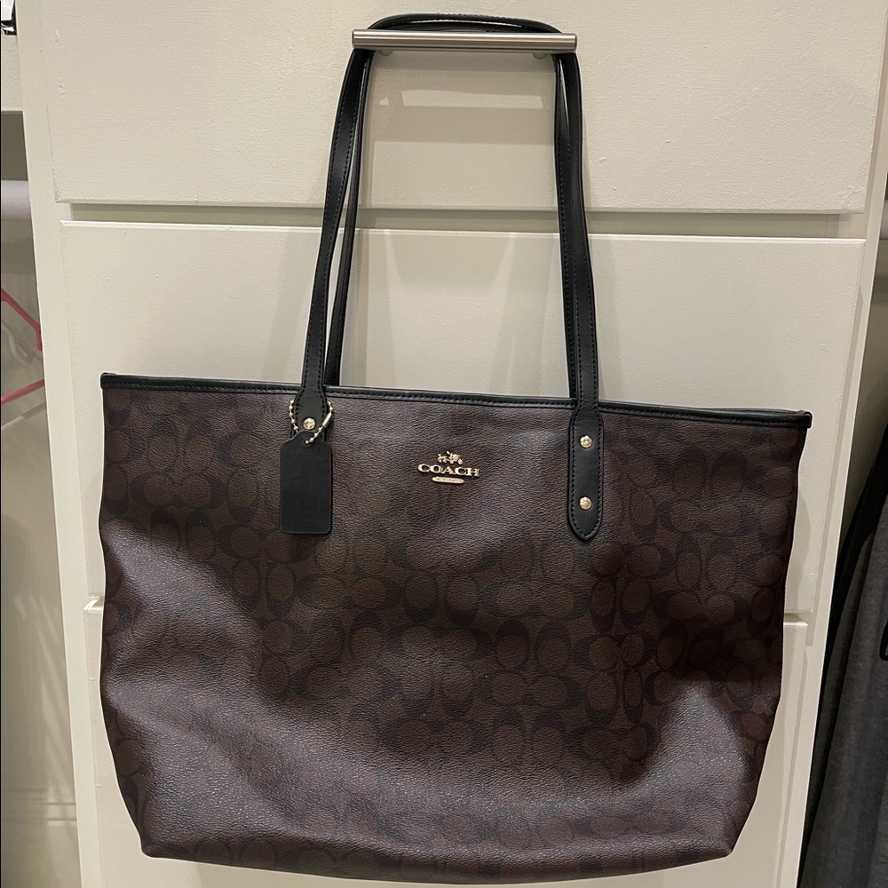 Authentic Coach tote/shoulder bag